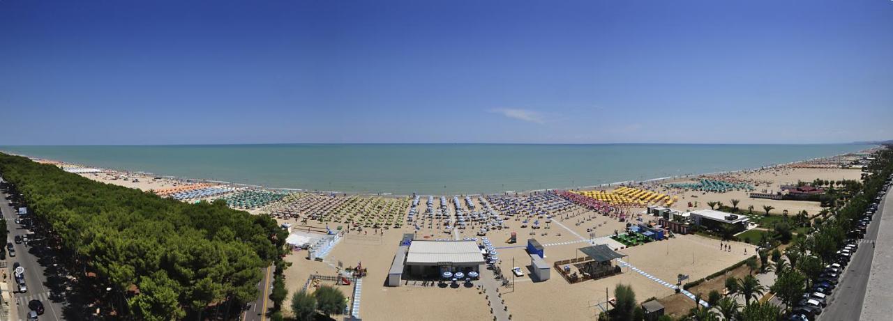Ostello La Stazione Alba Adriatica Exterior foto